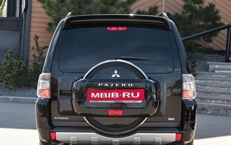 Mitsubishi Pajero IV, 2013 год, 2 240 000 рублей, 10 фотография