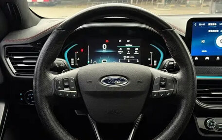 Ford Focus IV, 2022 год, 1 400 080 рублей, 5 фотография