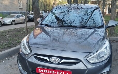 Hyundai Solaris II рестайлинг, 2014 год, 915 000 рублей, 2 фотография