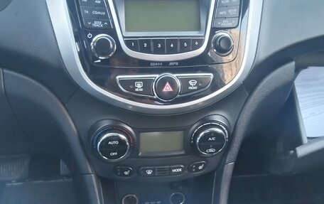 Hyundai Solaris II рестайлинг, 2014 год, 915 000 рублей, 23 фотография