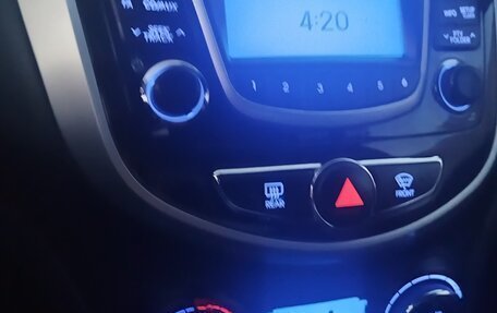 Hyundai Solaris II рестайлинг, 2014 год, 915 000 рублей, 24 фотография