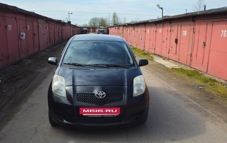 Toyota Yaris III рестайлинг, 2006 год, 430 000 рублей, 2 фотография