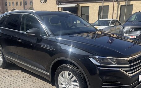 Volkswagen Touareg III, 2018 год, 3 000 000 рублей, 2 фотография