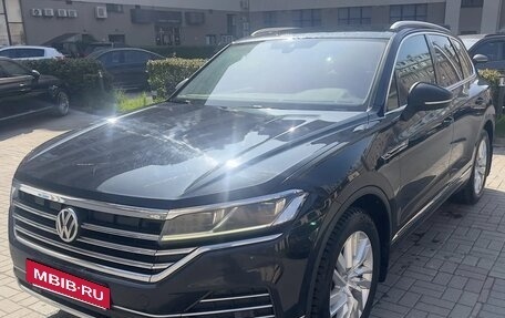 Volkswagen Touareg III, 2018 год, 3 000 000 рублей, 8 фотография