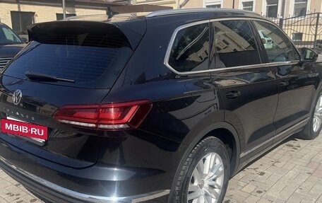 Volkswagen Touareg III, 2018 год, 3 000 000 рублей, 4 фотография