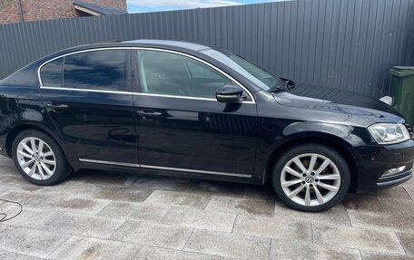 Volkswagen Passat B7, 2011 год, 1 280 000 рублей, 11 фотография