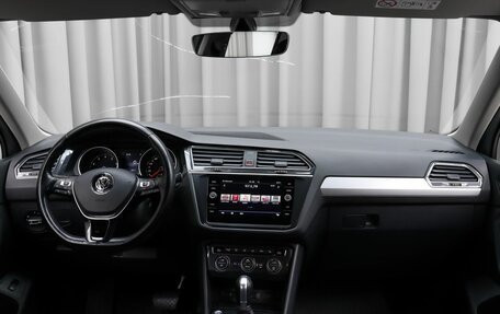 Volkswagen Tiguan II, 2017 год, 2 590 000 рублей, 8 фотография