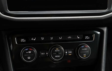 Volkswagen Tiguan II, 2017 год, 2 590 000 рублей, 15 фотография