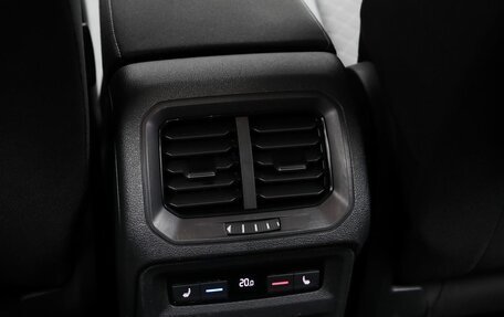 Volkswagen Tiguan II, 2017 год, 2 590 000 рублей, 16 фотография