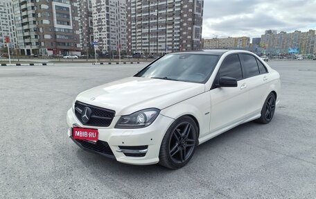 Mercedes-Benz C-Класс, 2011 год, 900 000 рублей, 1 фотография