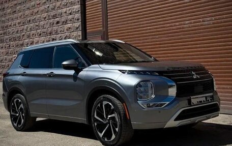 Mitsubishi Outlander, 2023 год, 3 050 000 рублей, 5 фотография