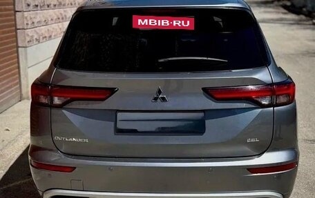 Mitsubishi Outlander, 2023 год, 3 050 000 рублей, 6 фотография