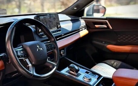 Mitsubishi Outlander, 2023 год, 3 050 000 рублей, 10 фотография
