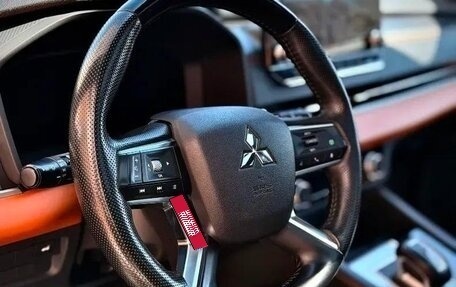 Mitsubishi Outlander, 2023 год, 3 050 000 рублей, 11 фотография