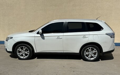 Mitsubishi Outlander III рестайлинг 3, 2014 год, 1 130 000 рублей, 4 фотография