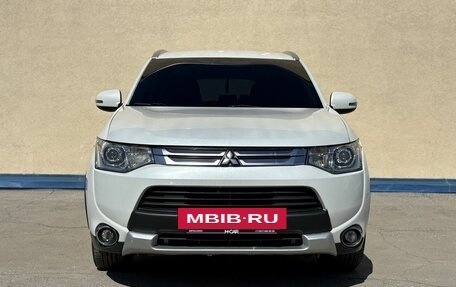 Mitsubishi Outlander III рестайлинг 3, 2014 год, 1 130 000 рублей, 2 фотография