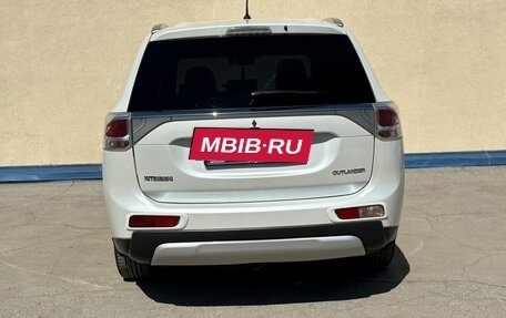 Mitsubishi Outlander III рестайлинг 3, 2014 год, 1 130 000 рублей, 6 фотография