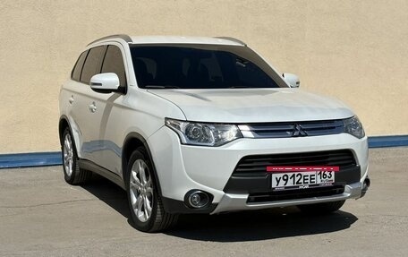 Mitsubishi Outlander III рестайлинг 3, 2014 год, 1 130 000 рублей, 3 фотография