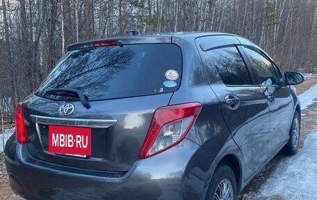 Toyota Vitz, 2011 год, 650 000 рублей, 3 фотография