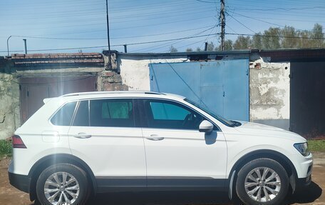 Volkswagen Tiguan II, 2017 год, 2 200 000 рублей, 3 фотография