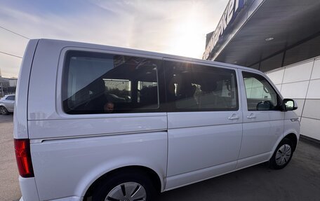 Volkswagen Caravelle T6 рестайлинг, 2020 год, 5 190 000 рублей, 6 фотография
