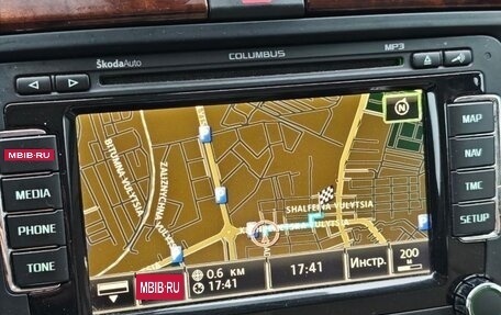 Skoda Superb III рестайлинг, 2014 год, 1 400 000 рублей, 18 фотография