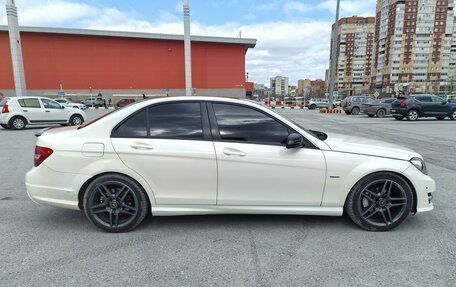 Mercedes-Benz C-Класс, 2011 год, 900 000 рублей, 4 фотография