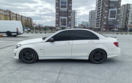 Mercedes-Benz C-Класс, 2011 год, 900 000 рублей, 8 фотография
