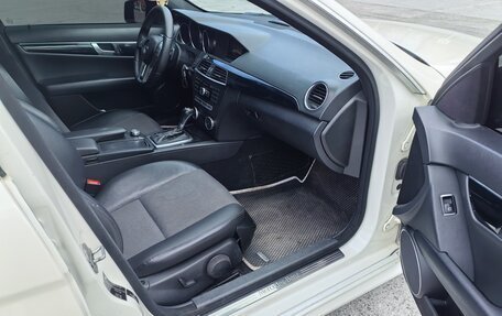 Mercedes-Benz C-Класс, 2011 год, 900 000 рублей, 18 фотография