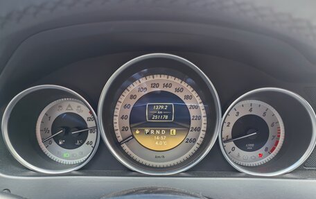 Mercedes-Benz C-Класс, 2011 год, 900 000 рублей, 29 фотография