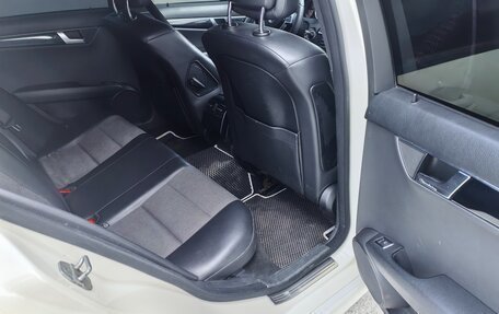 Mercedes-Benz C-Класс, 2011 год, 900 000 рублей, 22 фотография