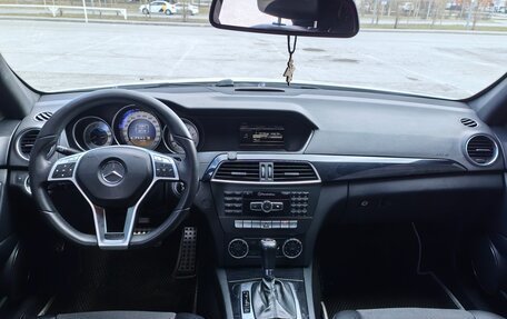 Mercedes-Benz C-Класс, 2011 год, 900 000 рублей, 23 фотография