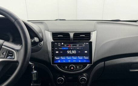 Hyundai Solaris II рестайлинг, 2015 год, 890 000 рублей, 13 фотография
