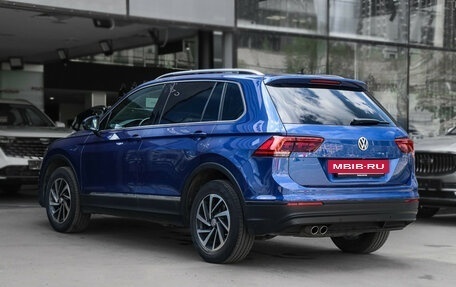 Volkswagen Tiguan II, 2018 год, 3 200 000 рублей, 6 фотография