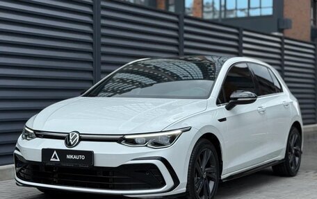 Volkswagen Golf VIII, 2022 год, 2 580 000 рублей, 1 фотография
