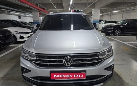 Volkswagen Tiguan II, 2021 год, 3 450 000 рублей, 1 фотография