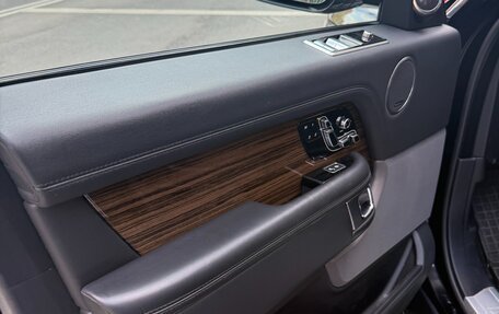 Land Rover Range Rover IV рестайлинг, 2018 год, 6 950 000 рублей, 10 фотография