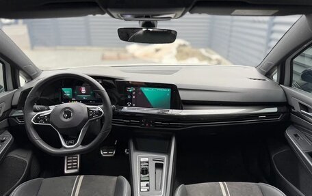 Volkswagen Golf VIII, 2022 год, 2 580 000 рублей, 17 фотография