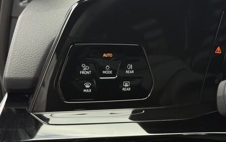 Volkswagen Golf VIII, 2022 год, 2 580 000 рублей, 19 фотография