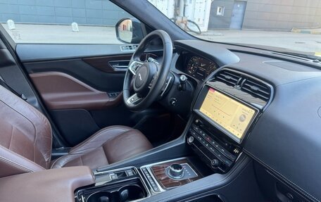 Jaguar F-Pace, 2017 год, 3 500 000 рублей, 15 фотография