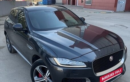 Jaguar F-Pace, 2017 год, 3 500 000 рублей, 14 фотография