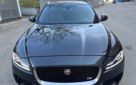 Jaguar F-Pace, 2017 год, 3 500 000 рублей, 12 фотография