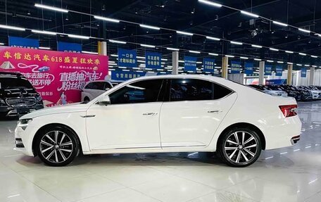 Skoda Superb III рестайлинг, 2021 год, 1 640 700 рублей, 3 фотография