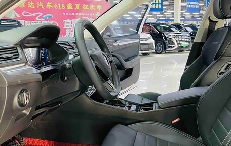 Skoda Superb III рестайлинг, 2021 год, 1 640 700 рублей, 8 фотография