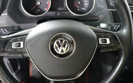 Volkswagen Tiguan II, 2018 год, 2 599 990 рублей, 11 фотография