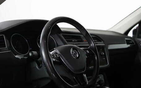 Volkswagen Tiguan II, 2018 год, 2 599 990 рублей, 9 фотография