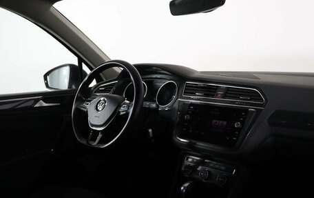 Volkswagen Tiguan II, 2018 год, 2 599 990 рублей, 12 фотография