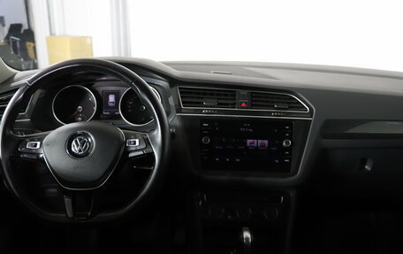 Volkswagen Tiguan II, 2018 год, 2 599 990 рублей, 13 фотография