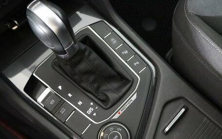 Volkswagen Tiguan II, 2018 год, 2 599 990 рублей, 21 фотография