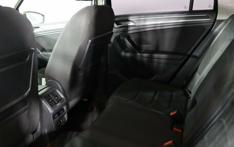 Volkswagen Tiguan II, 2018 год, 2 599 990 рублей, 22 фотография